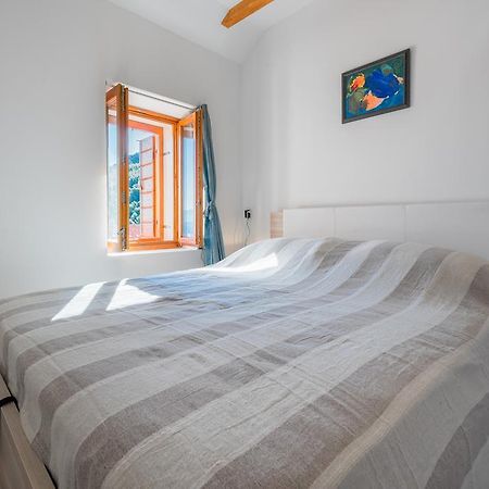 Apartment Pod Kastilom Jelsa  Exterior photo