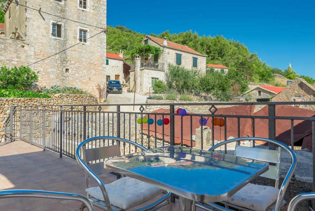 Apartment Pod Kastilom Jelsa  Exterior photo