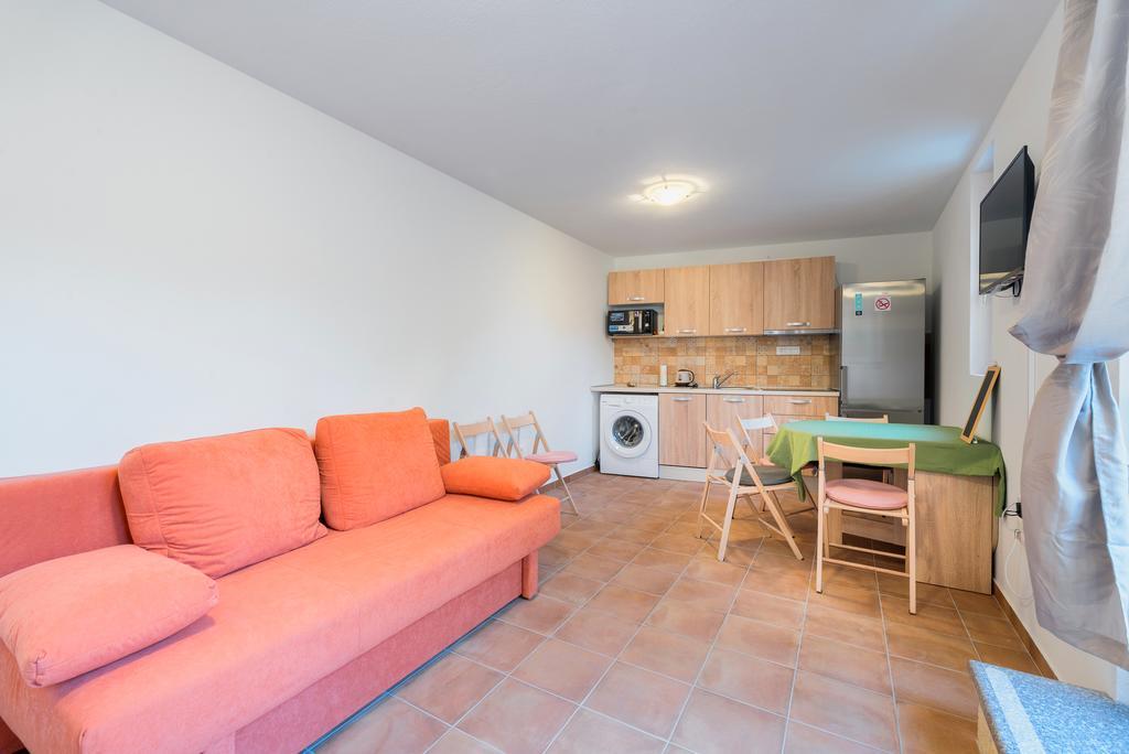 Apartment Pod Kastilom Jelsa  Exterior photo