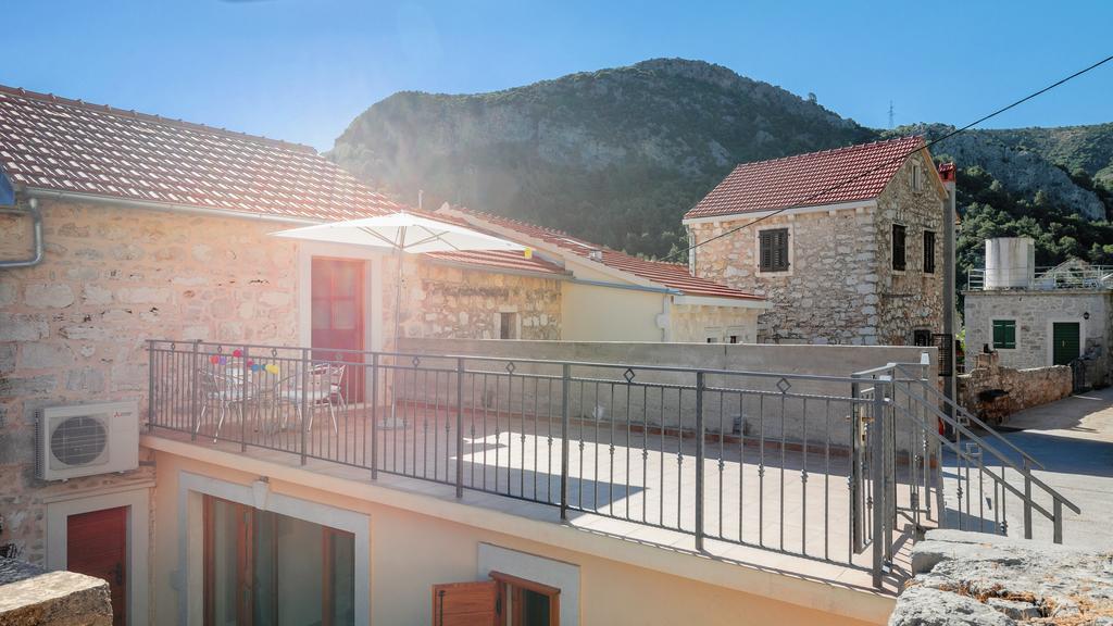 Apartment Pod Kastilom Jelsa  Exterior photo